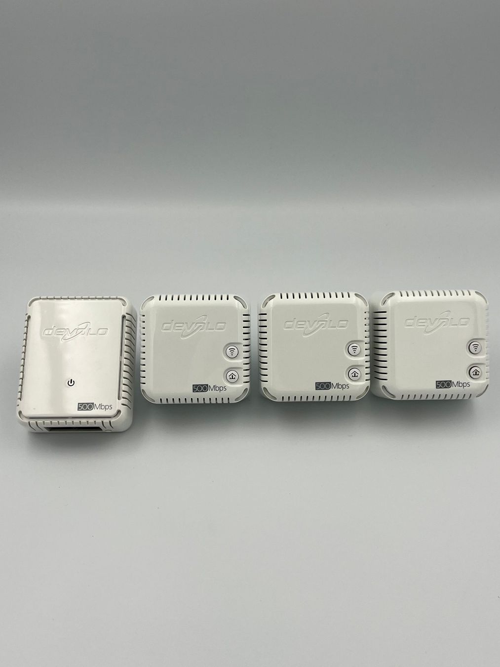 Devolo Unità & Adattatore: DEVOLO dLAN 500 WiFi Powerline Adapter Kit – Usato da Basel venduto da Xani