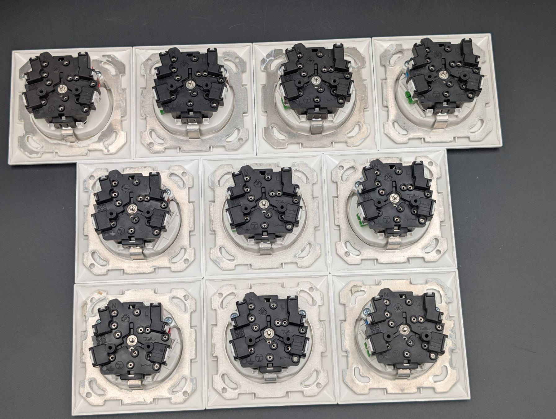 Feller Stecker: Feller EDIZIOdue Set 10 Stück 3xT13 – Gebraucht aus Winterthur von Hint17 6
