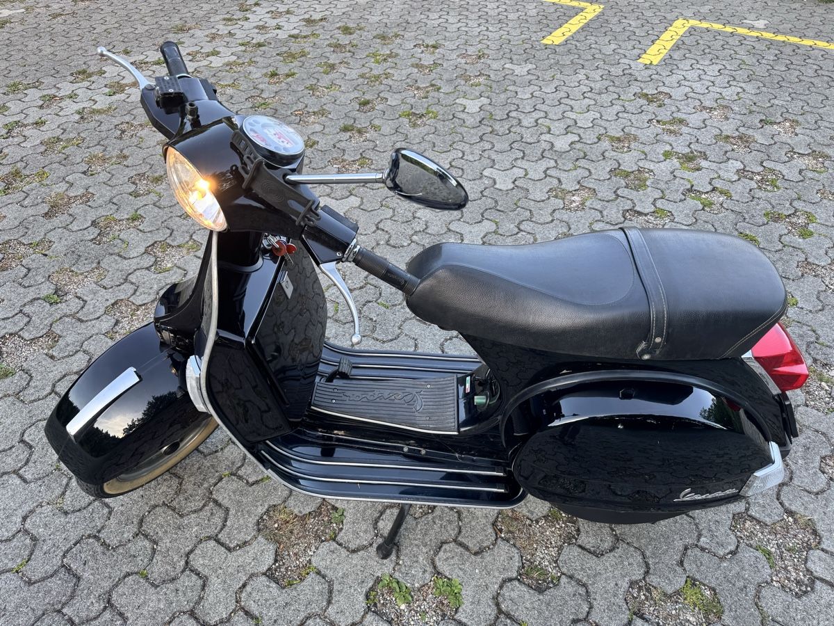 Vespa Scooters: Piaggio Vespa PX 125 – D'occasion à Biel/Bienne par Louana4 2