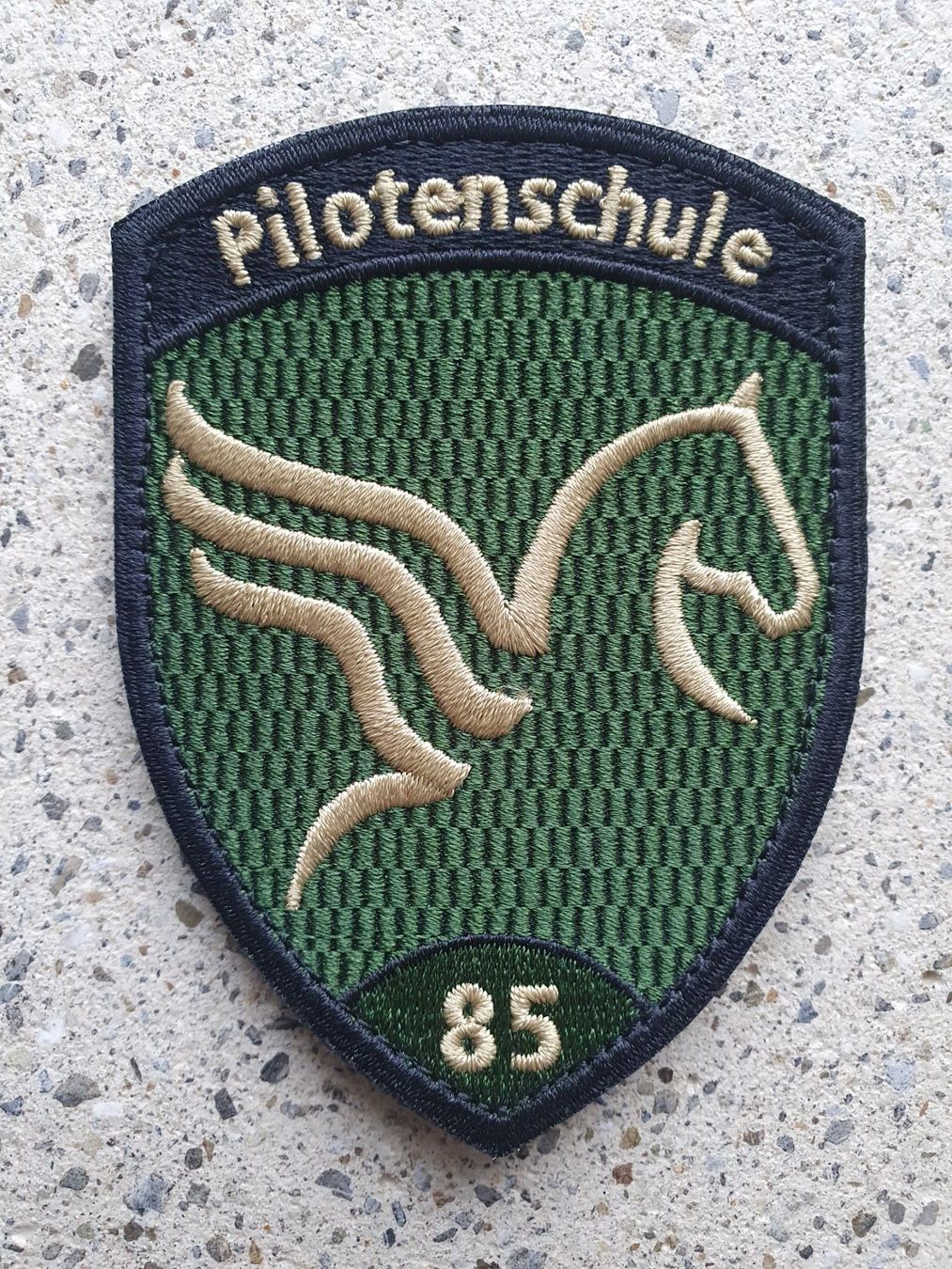 Schweizer Armee Placchette & Badge: *** Badge Luftwaffe Pilotenschule 85  klett letztes stk  *** – Nuovo e nell'imballaggio originale da Riedholz venduto da fr_sIruP