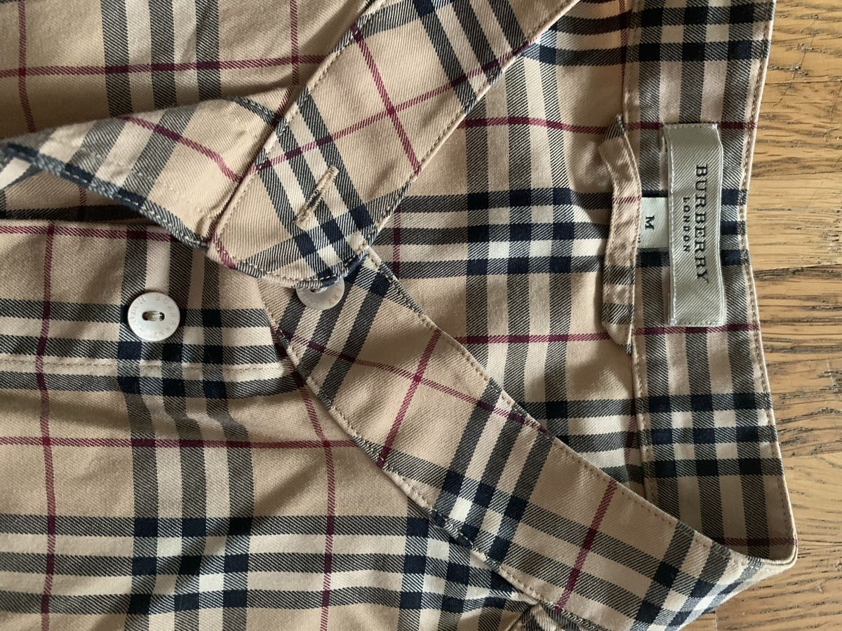 Vestiti: Burberry Kleid – Usato da Zürich venduto da Nikuska32 2