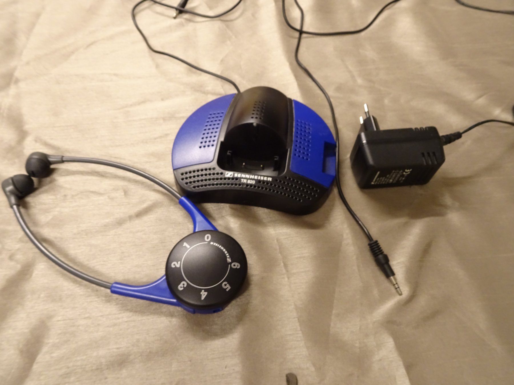Sennheiser Kopfhörer: TV Hörsystem Sennheiser TR820 – Gebraucht aus Oberwangen b. Bern von est_d8gf 3