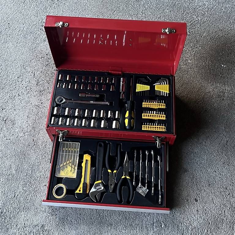 Tous les outils: Boîte à outils neuve – Neuf avec emballage d'origine à Marly par Onoff