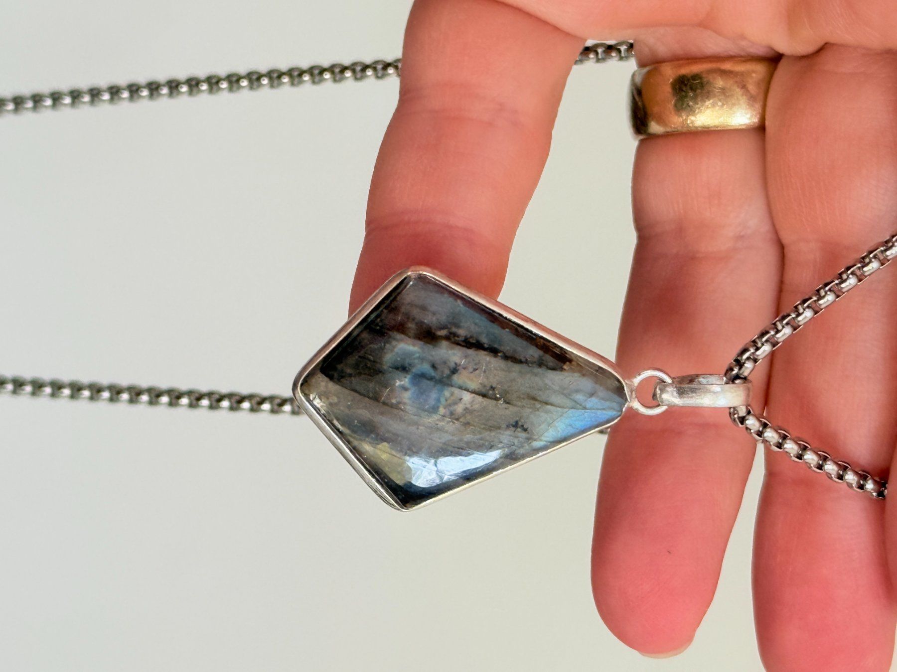 Catenine: Collier labradorite, élégant et tendance ✨ – Nuovo e nell'imballaggio originale da Genève venduto da AWWA 2