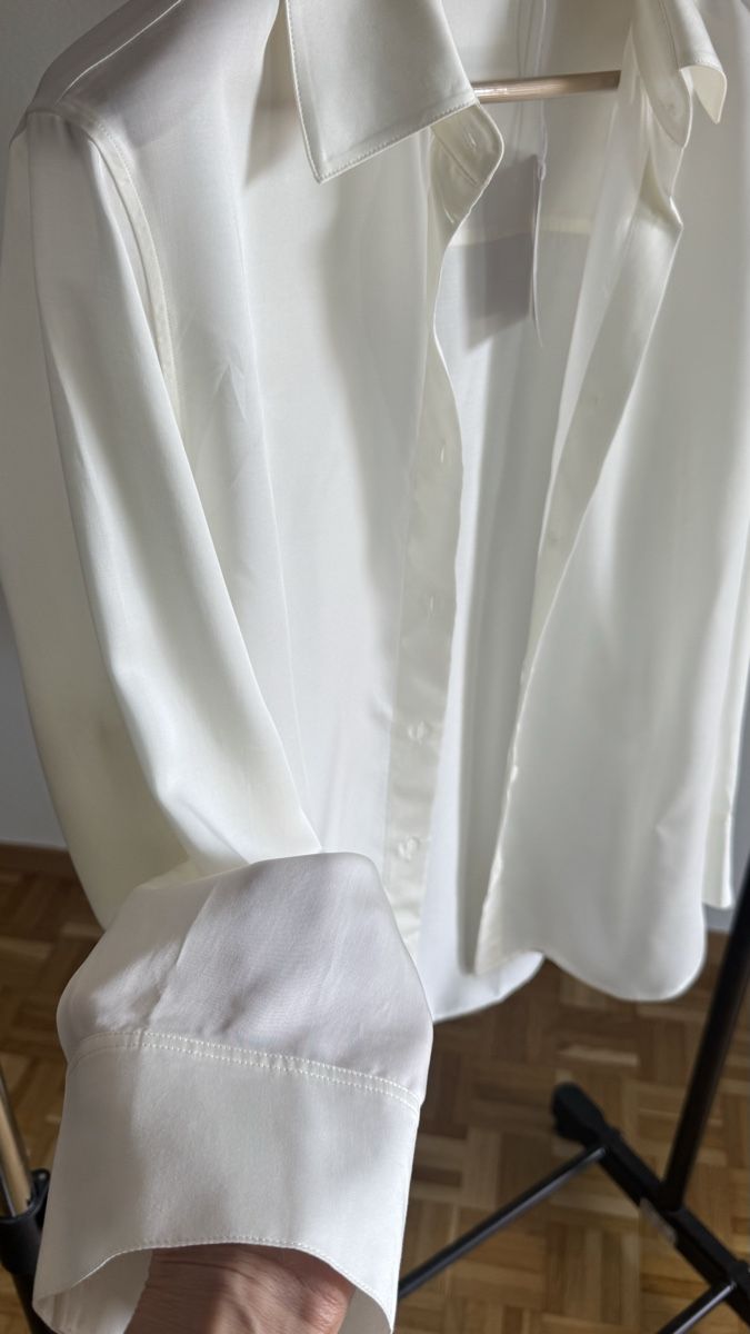 Other Stories Camicette: Stilvolle Bluse von & Other Stories. Neu.   – Nuovo e nell'imballaggio originale da Schaffhausen venduto da R_Muzh 3