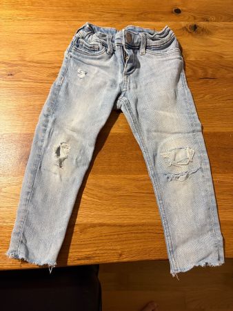 Jeans Gr.98 kleingeschnitten eher Gr.92