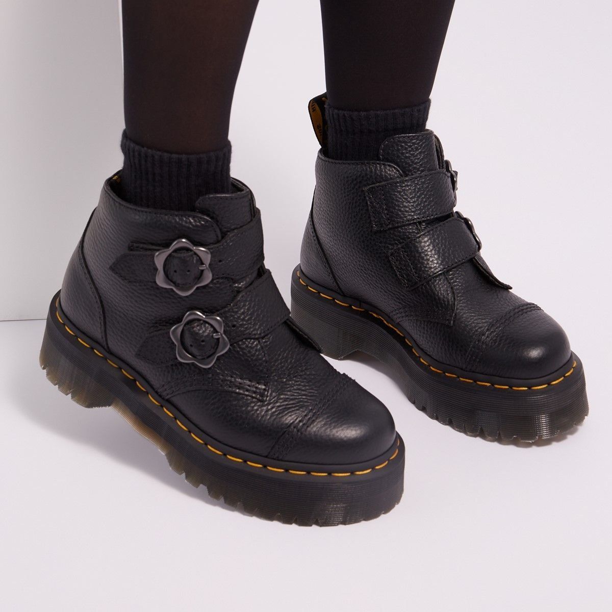 Dr. Martens Damenschuhe: Dr. Martens Devon Flower Black – Taglia 41 – Gebraucht aus Sorengo von cle_p7z5