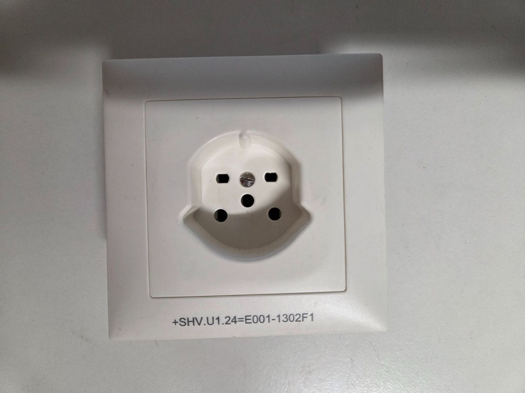 ABB Fiches d'alim.: ABB Steckdose T15 Typ15 UP – D'occasion à Zürich par eymen20