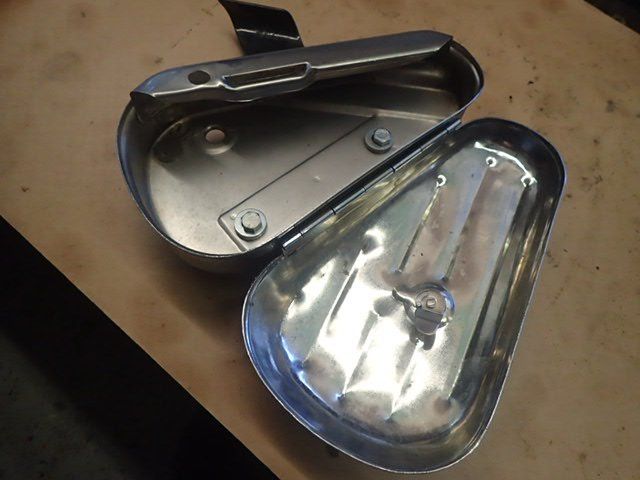 Tutti i ricambio per moto: Harley Panhead toolbox and bracket – Nuovo (secondo la descrizione) da Dietlikon venduto da triton03 1