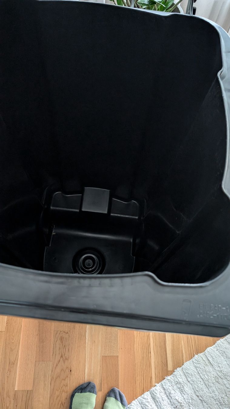 Poubelles: Rollabfall Neu 240 l Neuer Roll-Abfallcontainer / Müllcontai – Neuf (Voir description) à Kloten par Ronusa01 4