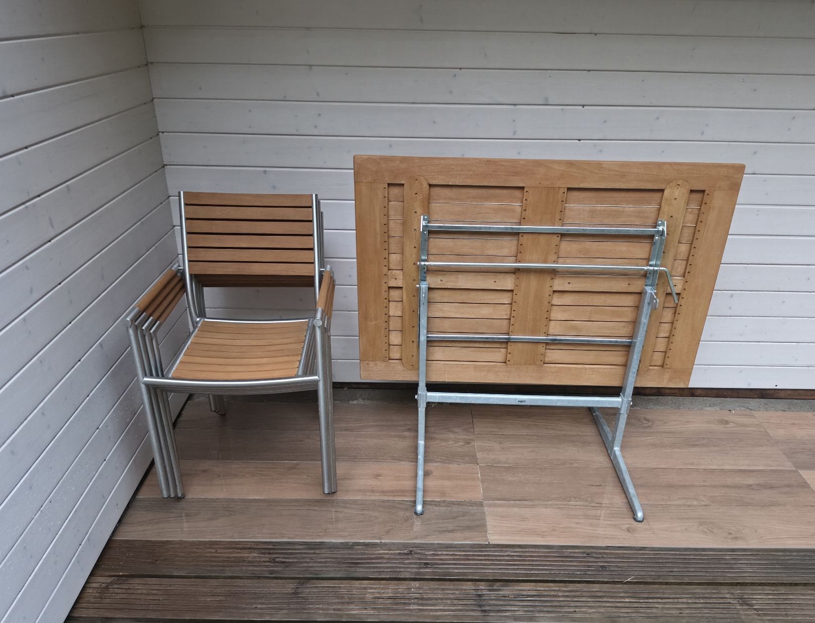 Tische: Gartentisch mit 4 Stühlen – Gebraucht aus Etzgen von VierRingeA6 4
