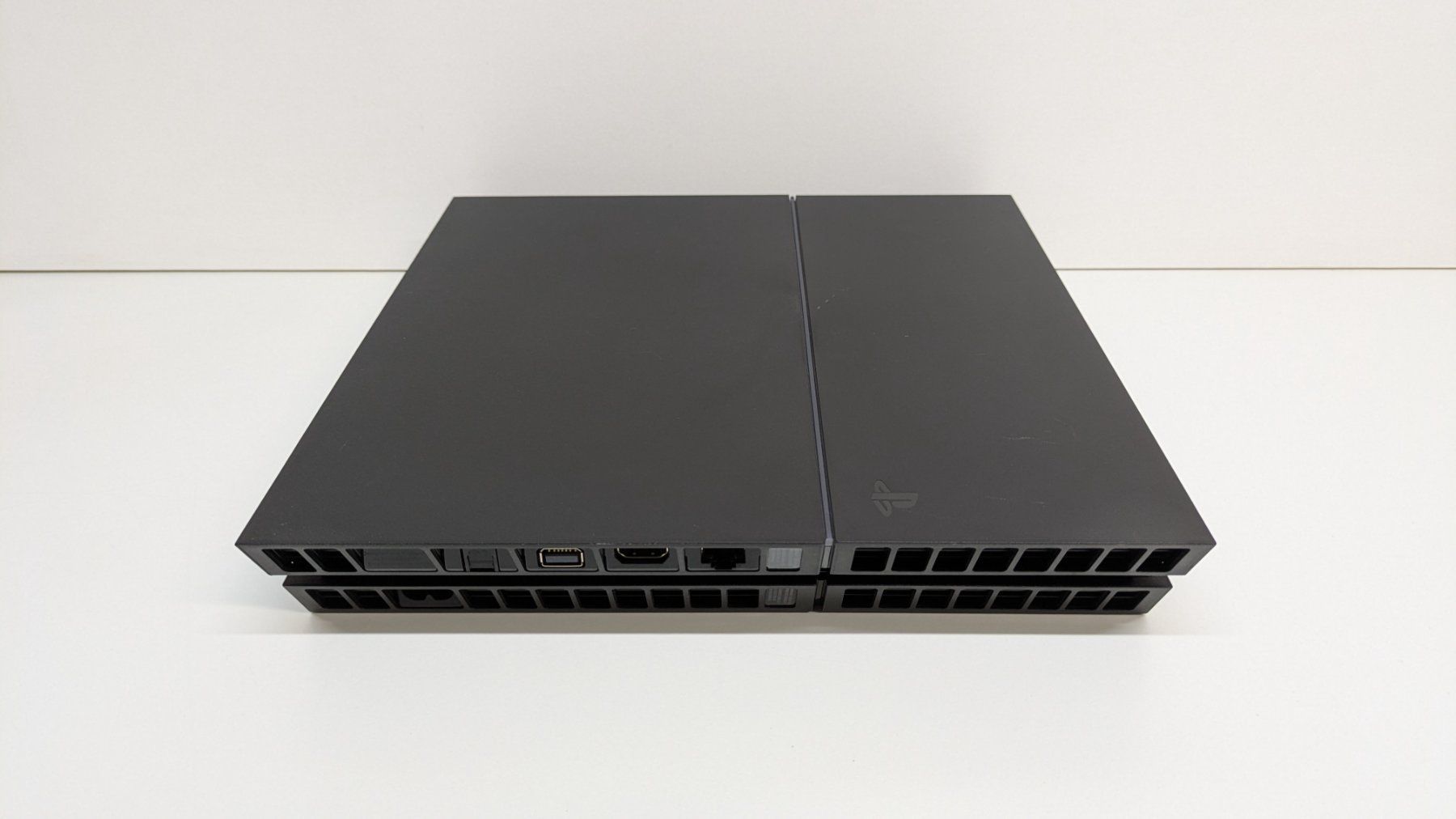 Sony Console: PlayStation 4 mit Controller und GTA V – Usato da Menziken venduto da mame18 6