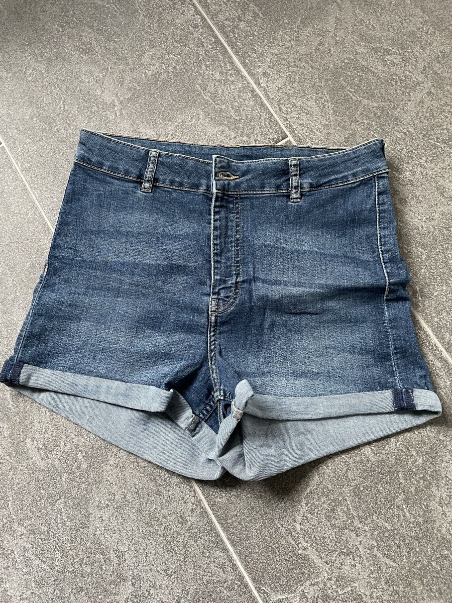 H&M Pantalons: Kurze blaue Hose – Neuf (Voir description) à Böttstein par nco_gbz9