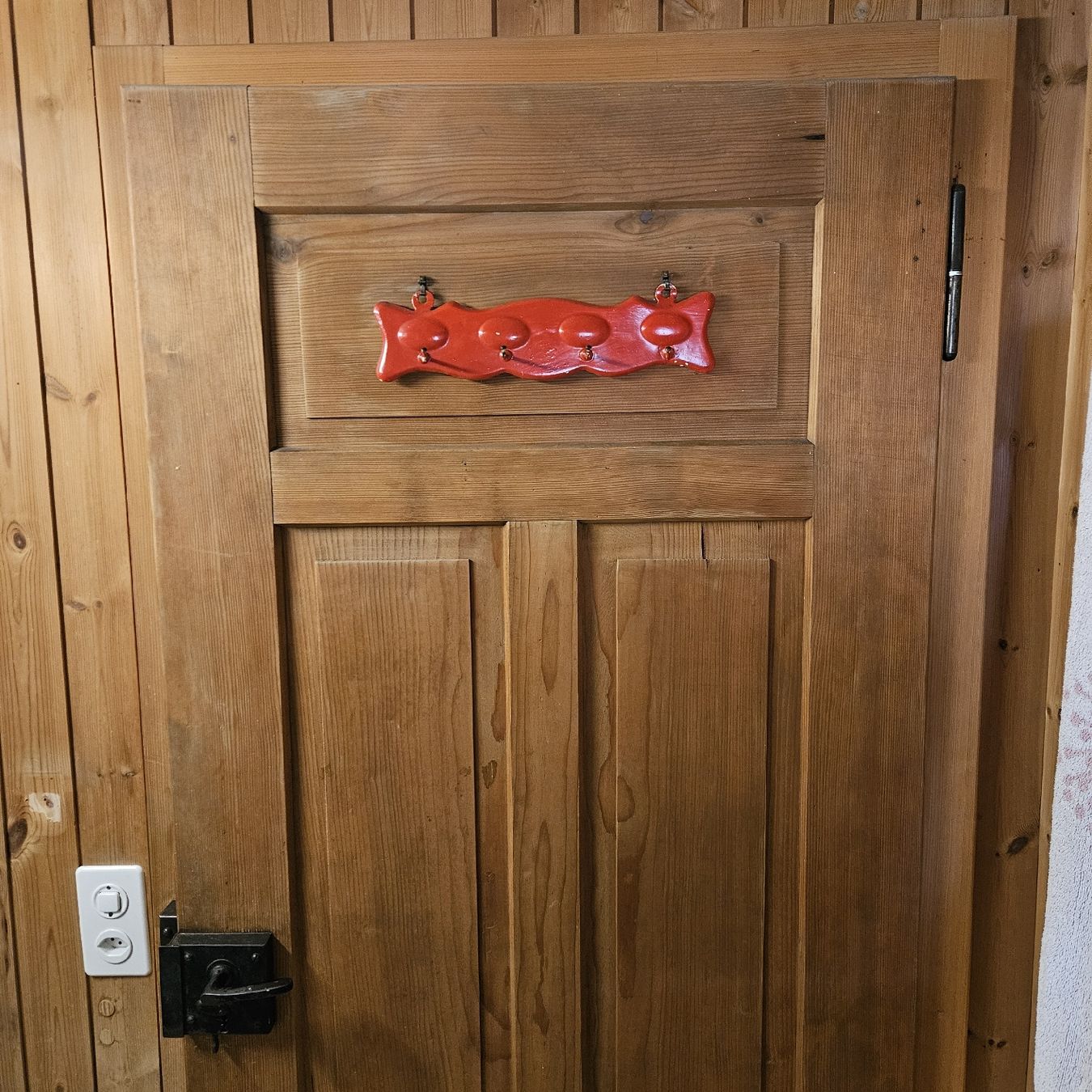 Guardaroba: Alte Vintage Emaille Wand Garderobe – Usato da Eglisau venduto da kaya024 2