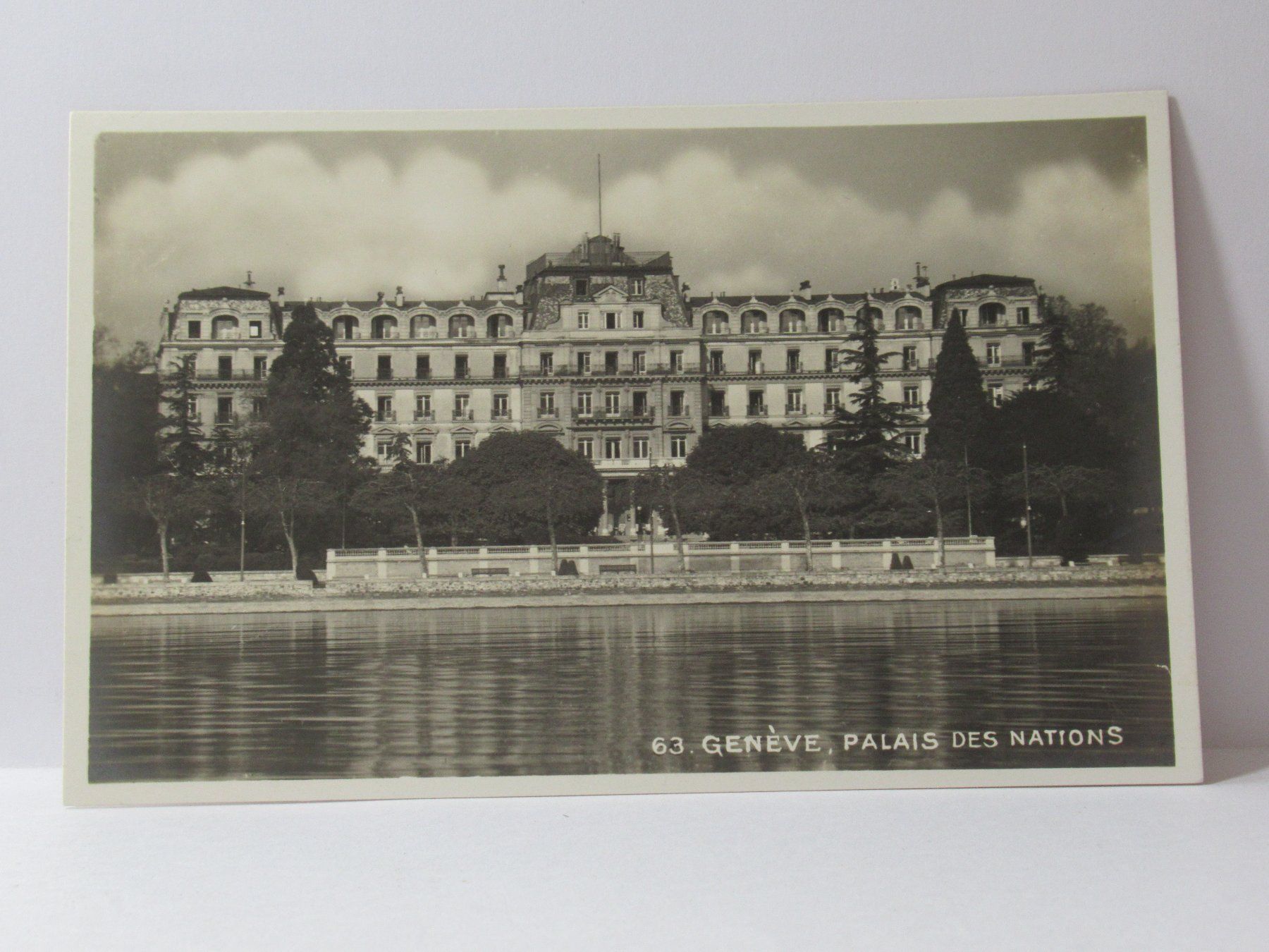 Cartoline postali: Genève , Palais des Nations – Nuovo (secondo la descrizione) da Grenchen venduto da Bluemchen1900