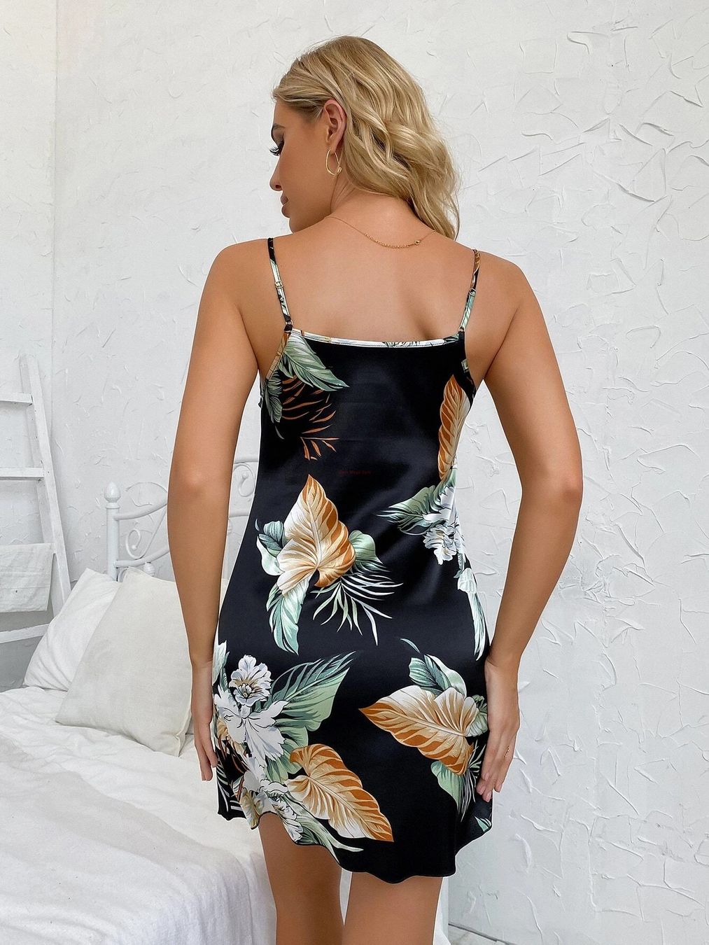 Vestiti: Trägerkleid mit Blume Muster, Satin – Usato da Dallenwil venduto da dein-mega-style 3