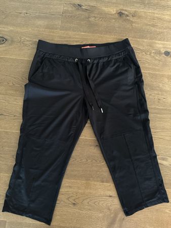 Damen Hose schwarz Grösse 44/22 Street One