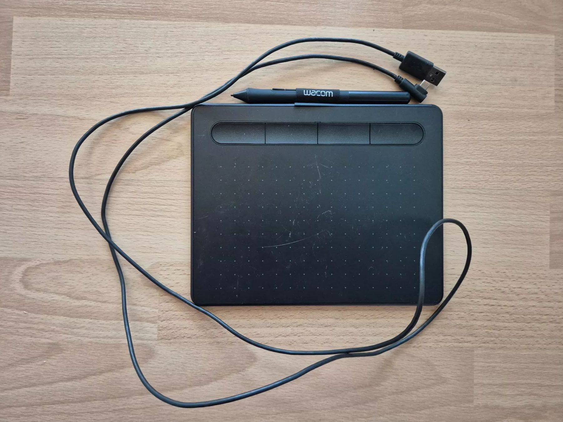 Wacom Tablet PC: Wacom Intuos Small Black – Usato da Burgdorf venduto da lar_62mw