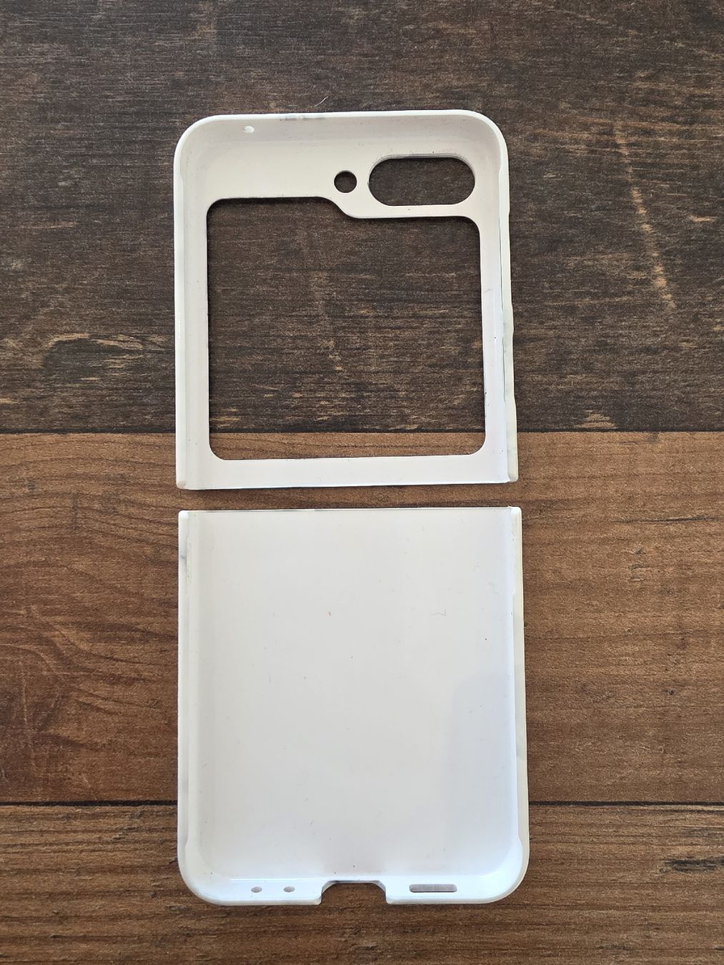 Samsung Telefoni cellulari / Smartphones: Handyhülle Samaung Galaxy Z Flip 5 – Usato da Solothurn venduto da leo_8kdh 1