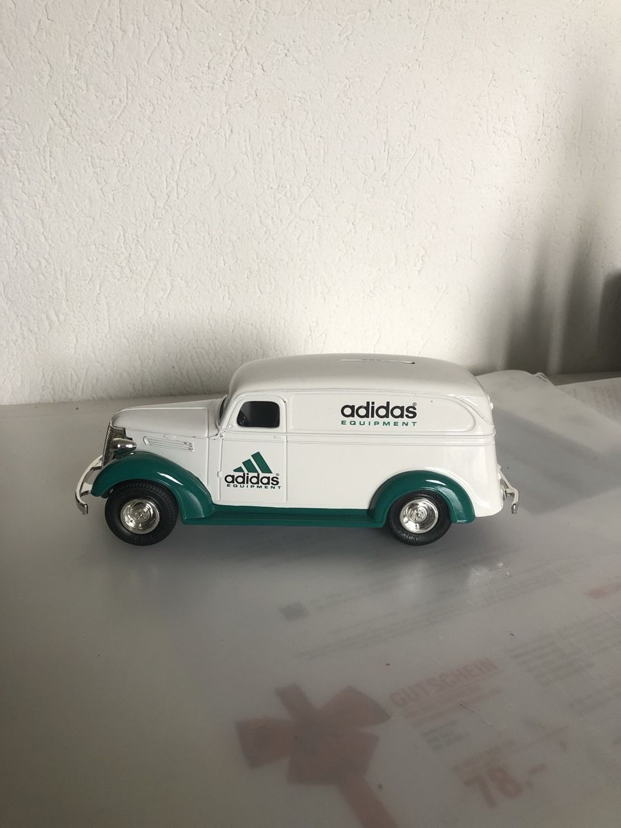 Salvadanai: Adidas Oldtimer Sparschwein – Usato da Fribourg venduto da ann_l9b7