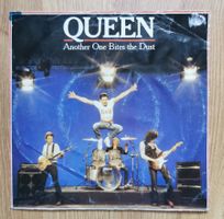 Queen - Another One Bites The Dust / Dragon Attack 7" Single