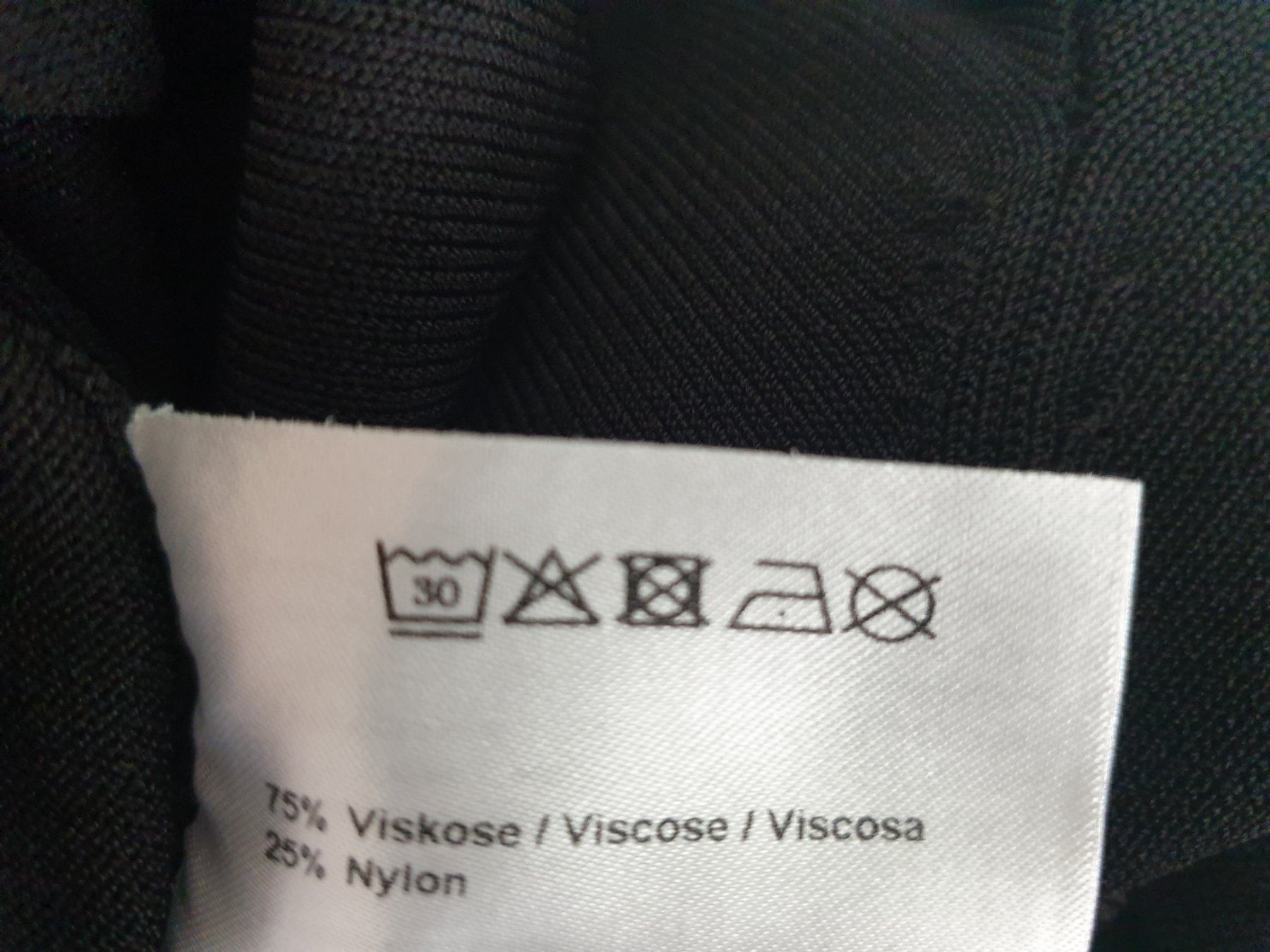 Kleider: Robe, S, noire neuve, NULU, 78% viscose – Neu und originalverpackt aus Neuchâtel von Verenas12 3