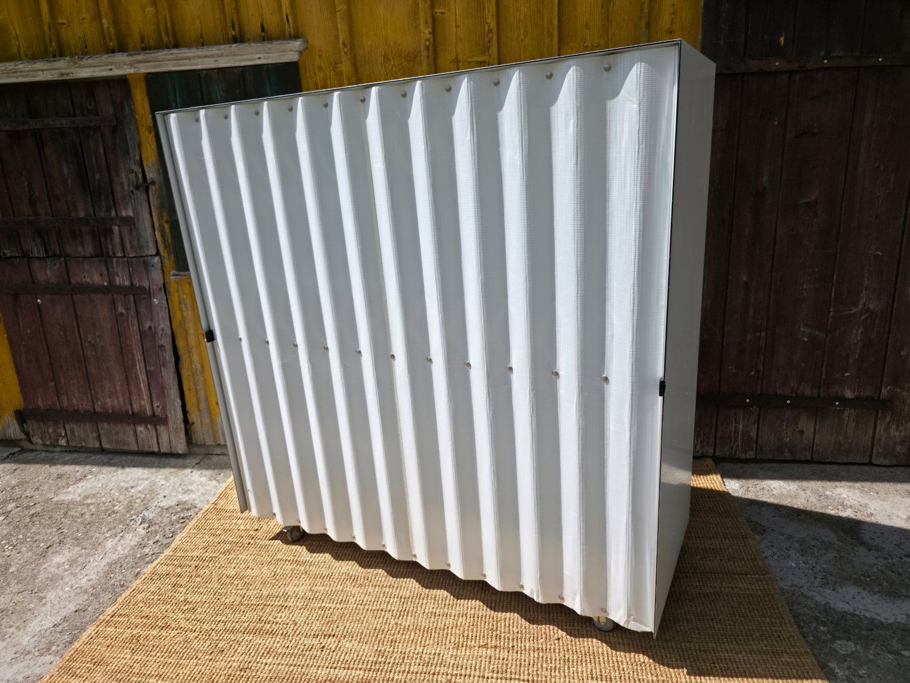 Thut Armadi: Thut Alucobond Schrank 450 – Usato da Haslen AI venduto da Vintagelix 1