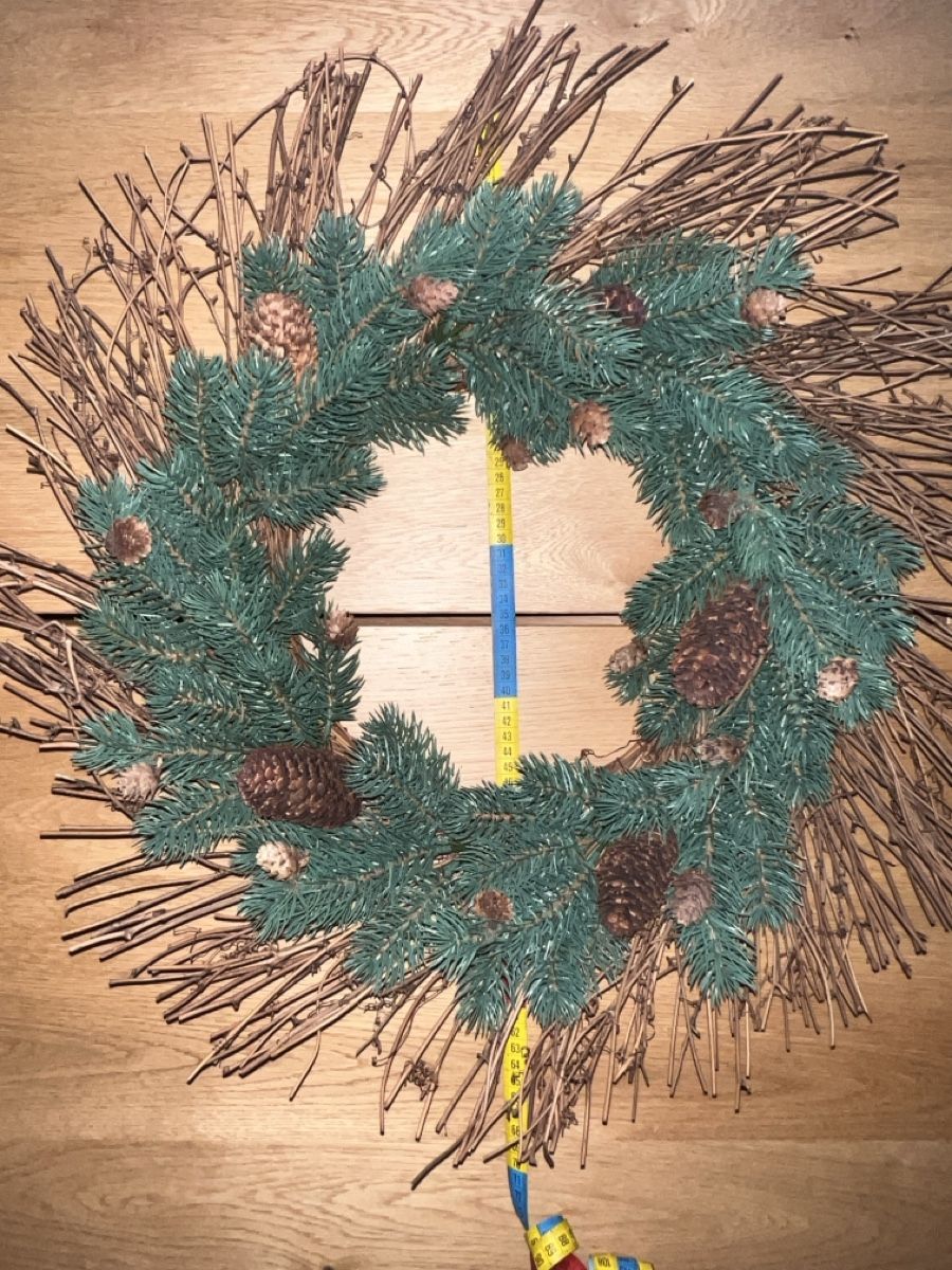 Globus Toutes les décorations: Wunderschöner Adventskranz, Winterdeko mit Tannenzapfen, Neu – Neuf (Voir description) à Teufen AR par Maleaa 2