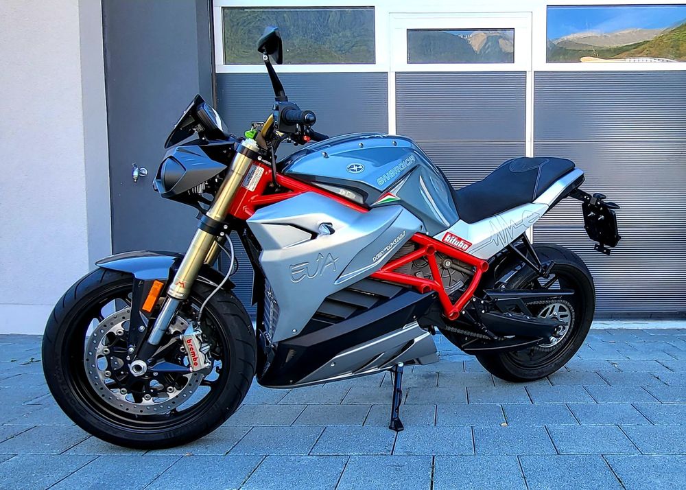 0->100 km/H = 2.8s...145 ch....13.4 kw/h (Neu (gemäss Beschreibung)) in ...