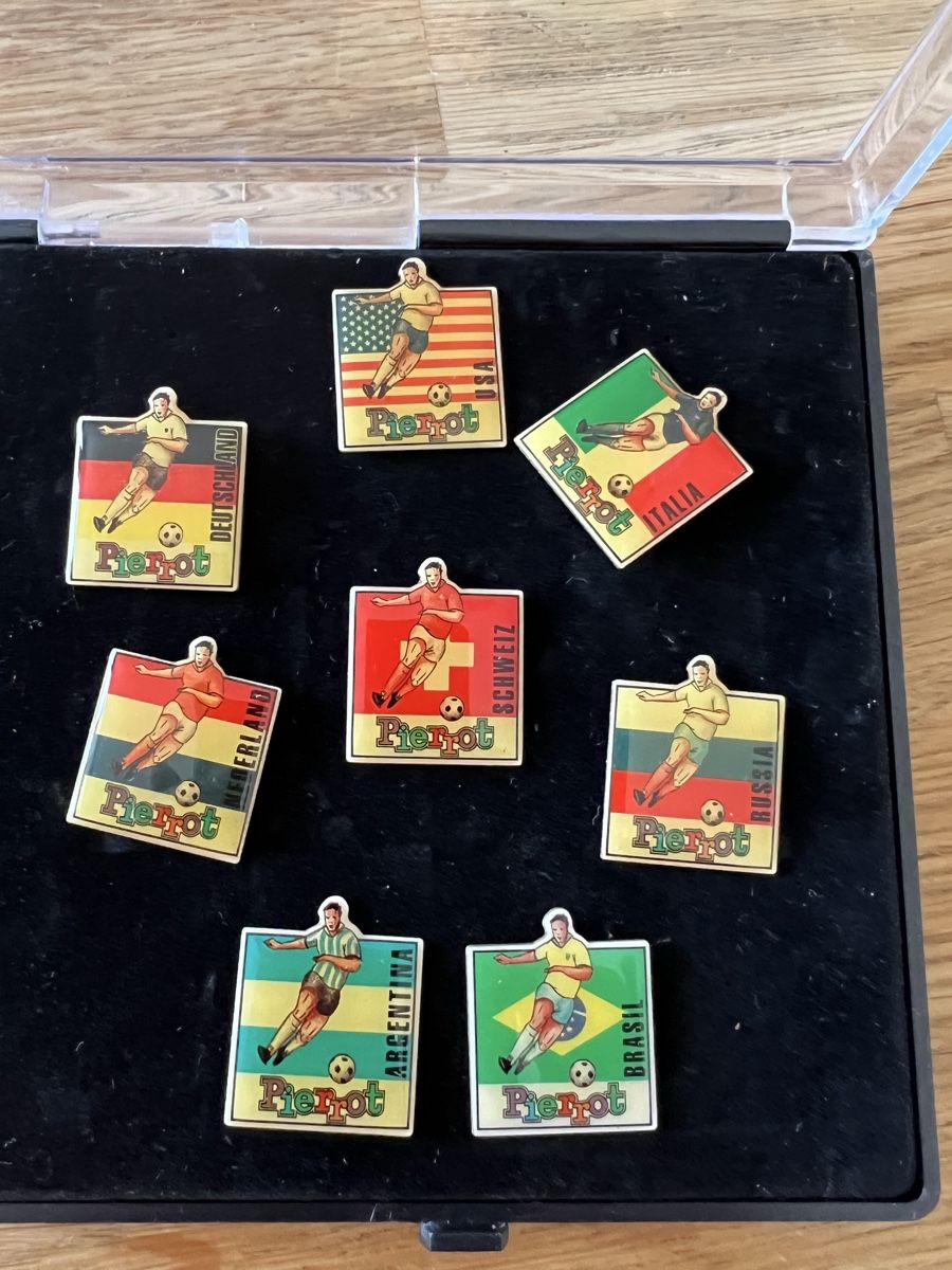 Plaketten & Abzeichen: Pin Sammlung Pierrot – Neu und originalverpackt aus Schöftland von mamajasima5