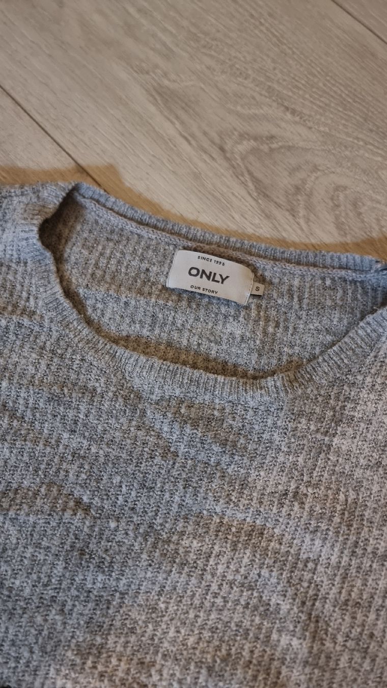 Only Maglioni & Felpe: Only Pullover, Grau/Schwarz, Gr. s Kuschelig  – Usato da Wigoltingen venduto da Zuckerfee84 1