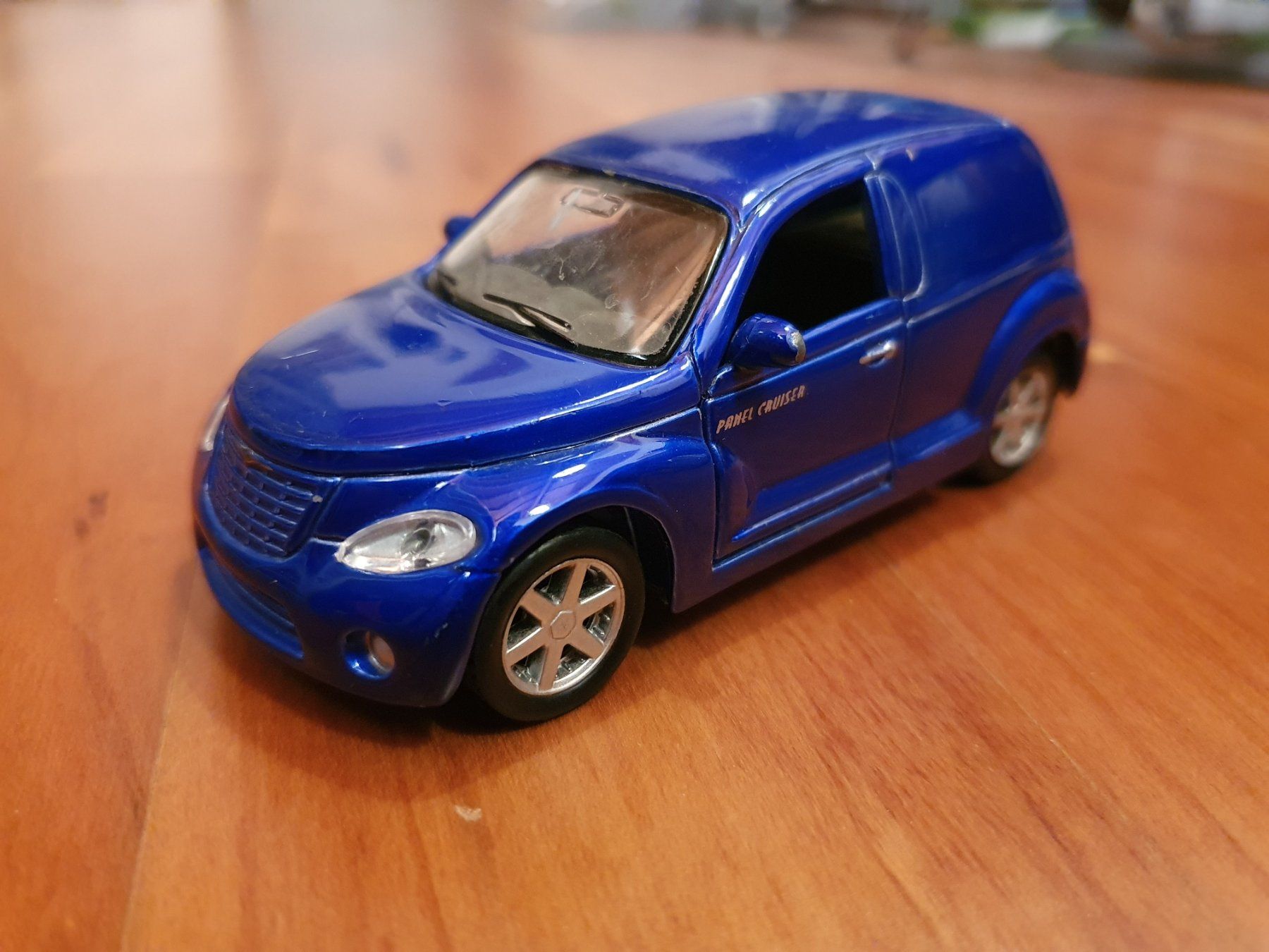 Maisto Modellautos: Chrysler Panel Cruiser 1:39 Maisto – Gebraucht aus Triesen von platzproblem1