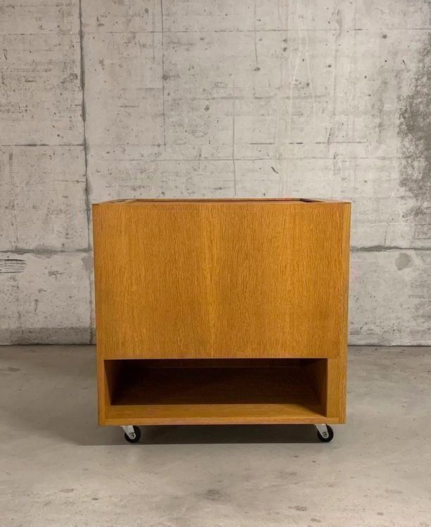 Cassettiere: bar-/ büro-/ rollmöbel . eiche – Usato da Basel venduto da Rmo4000 4