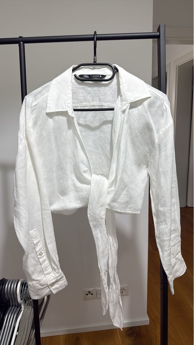 Zara Camicette: Zara Leinenbluse weiss zum Binden – Usato da Horn venduto da FashionFlowerCh