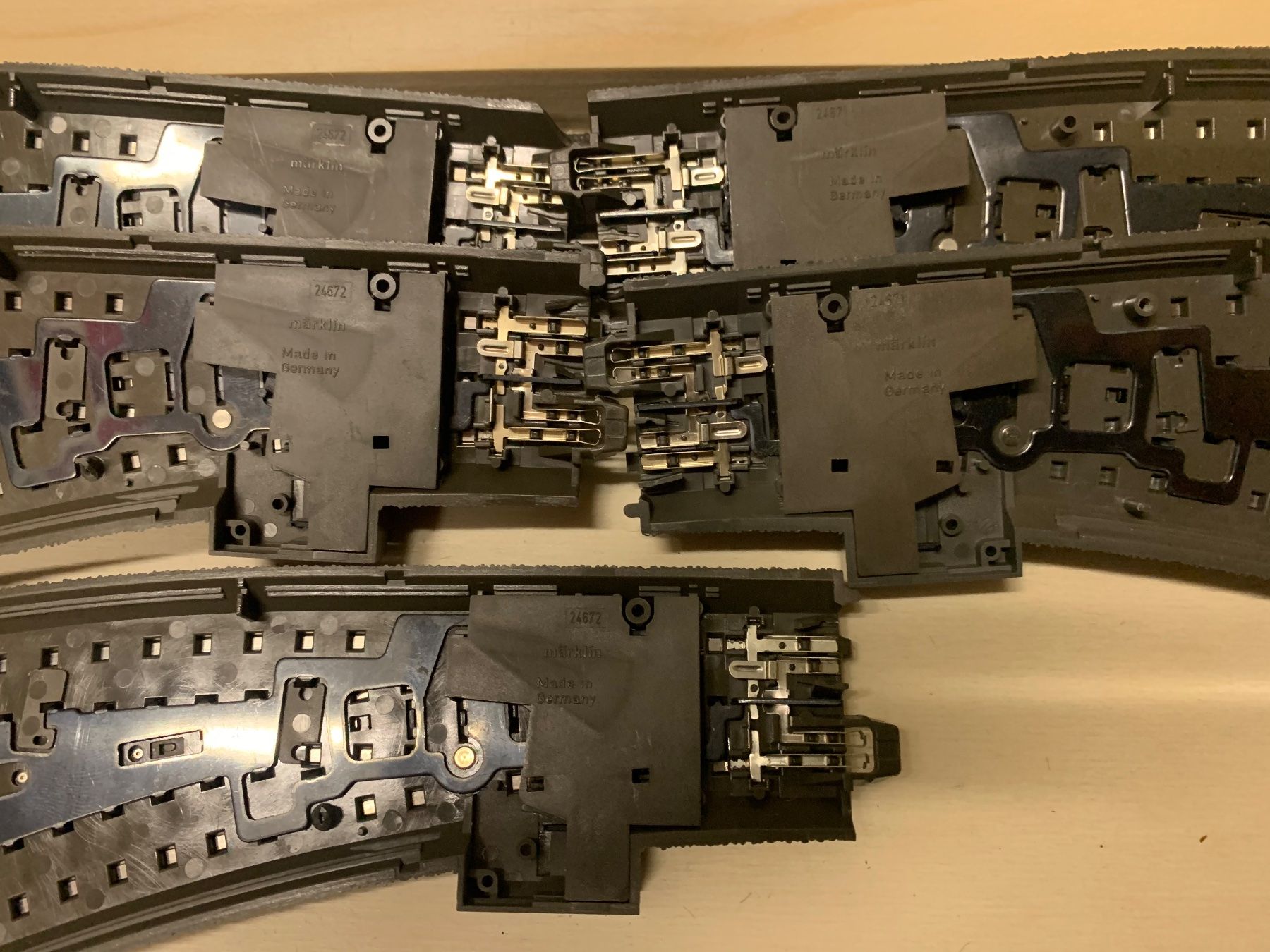 Märklin Modelleisenbahnen: Märklin 24671& 24671 Weichen Set - 5 Stück – Defekt aus Mettmenstetten von Superwaelti 2
