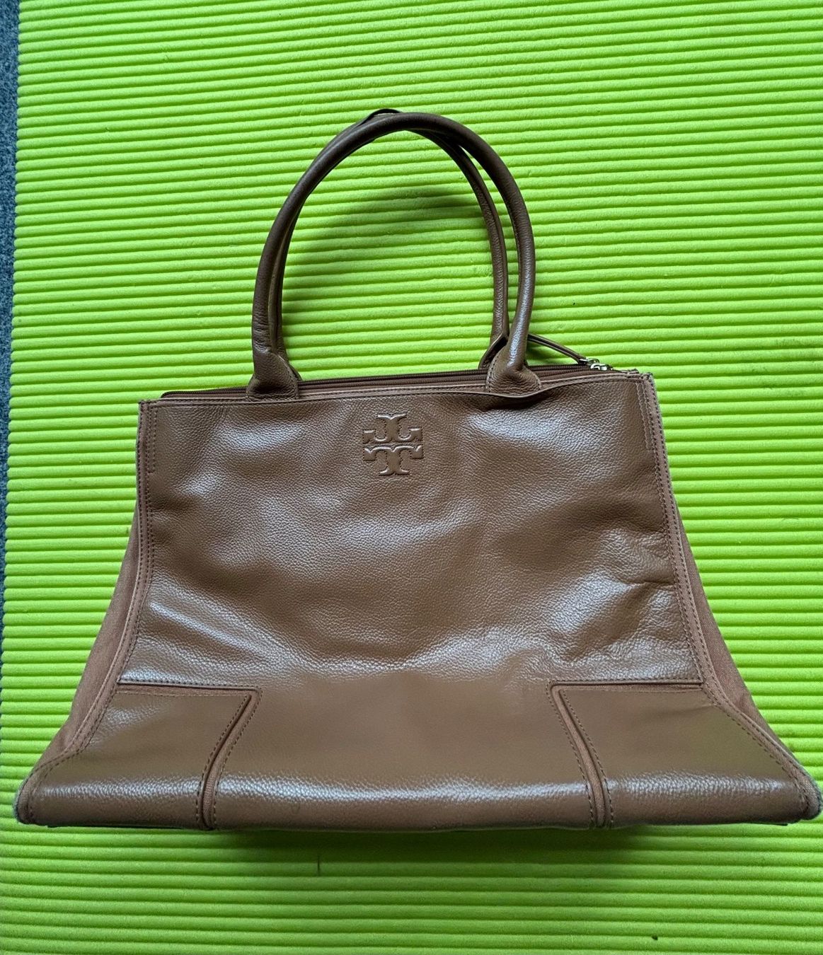Tory Burch Borse da donna: Tory Burch Tote Bag in Braun – Usato da Stallikon venduto da Rsiri
