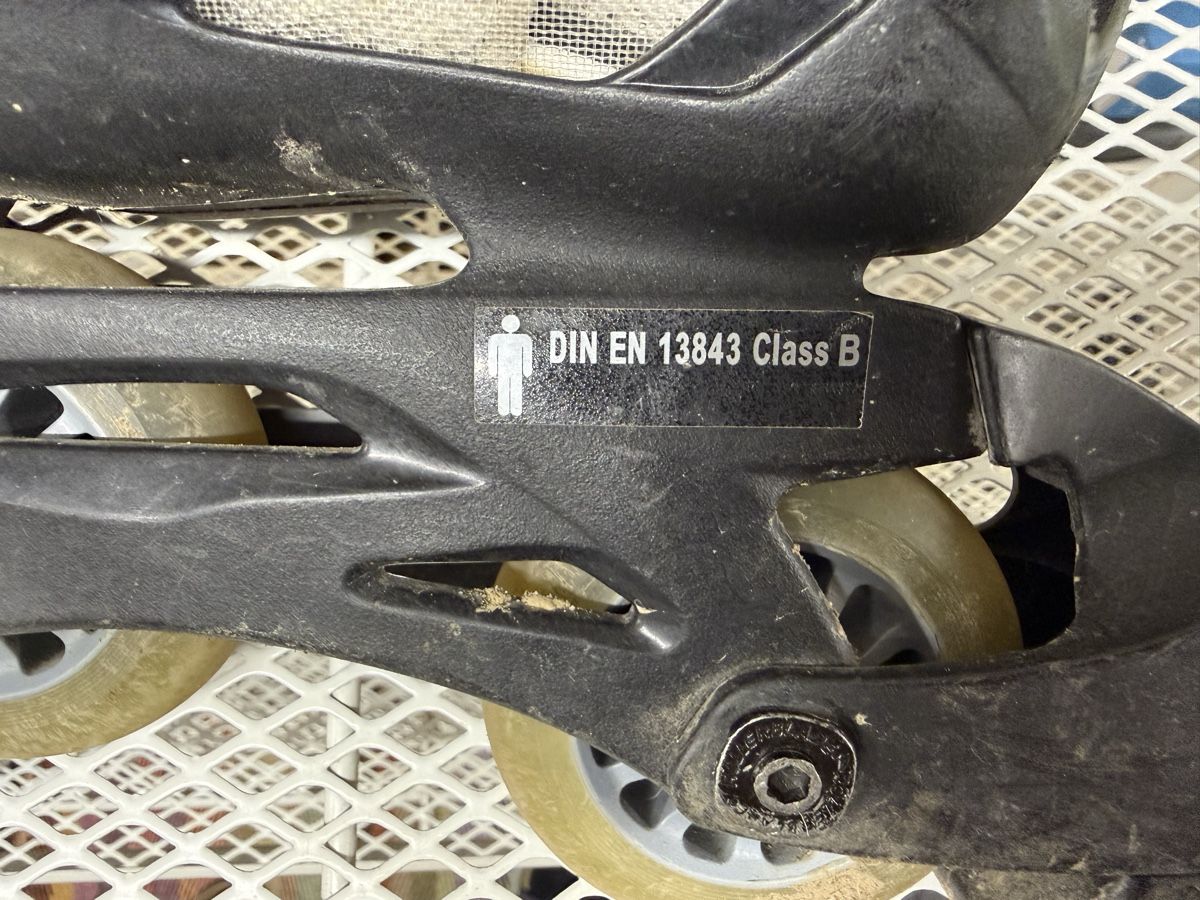 Pattini in linea & Pattini a rotelle: Rollerblades für Kinder Gr. 29-34 – Usato da Utzenstorf venduto da Nik7575 4