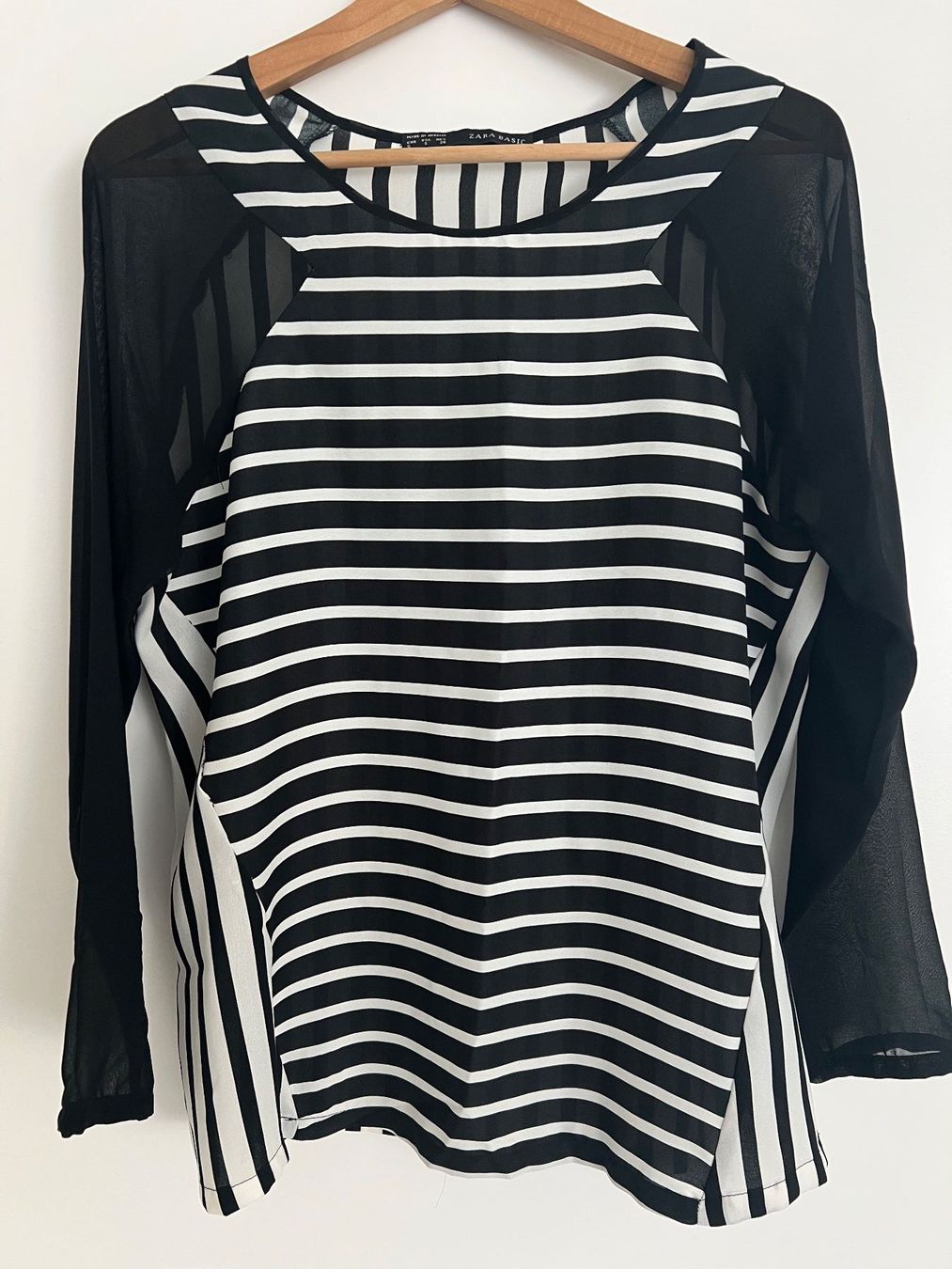 Zara Top: Wunderschönes Oberteil von Zara in Gr. S – Usato da Winterthur venduto da mic_l98y