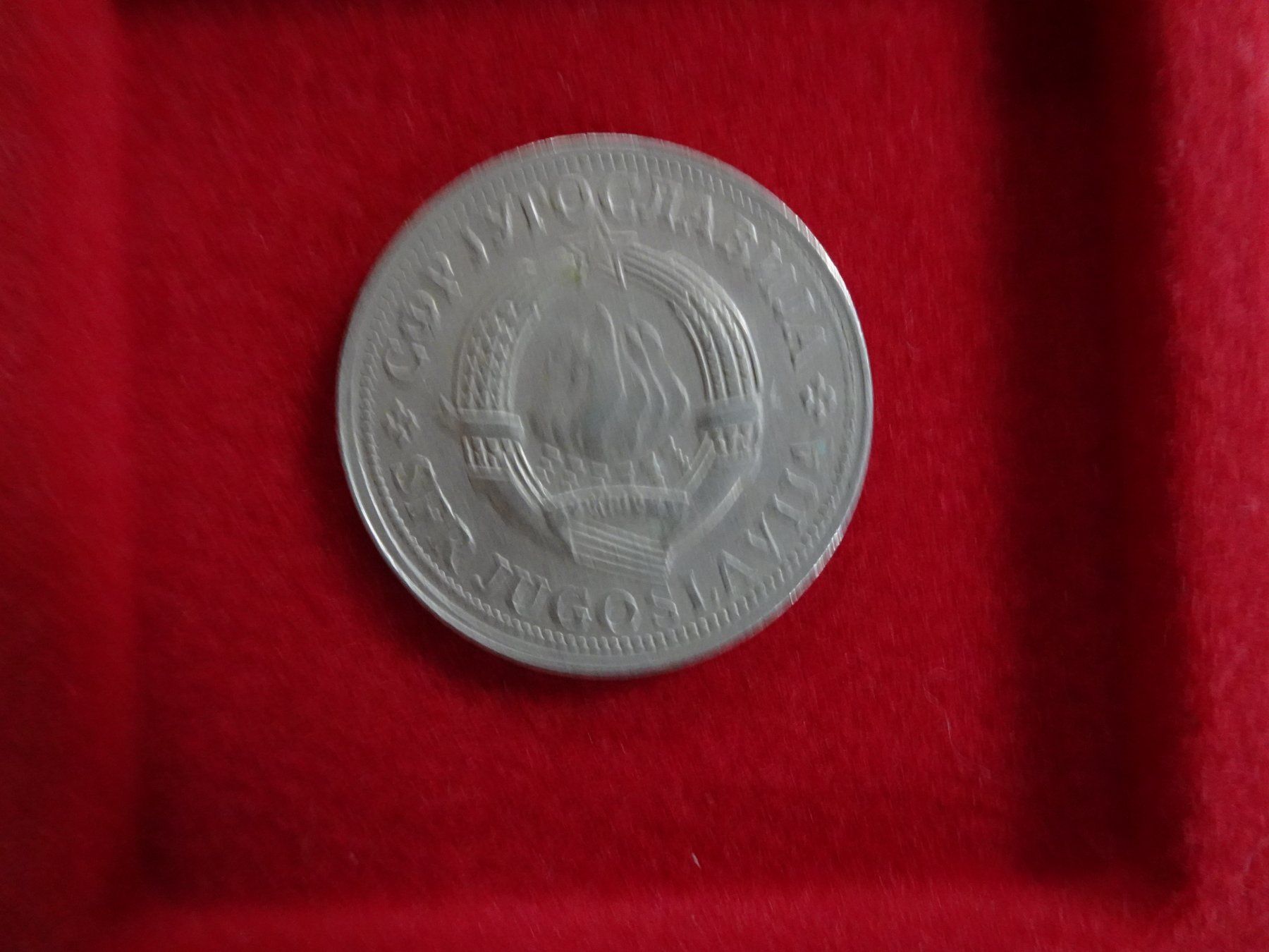 Tutti le monete: 2 Dinar Jugoslawien 1977 - M409 – Usato da Küssnacht am Rigi venduto da Kleinpreis-Shop