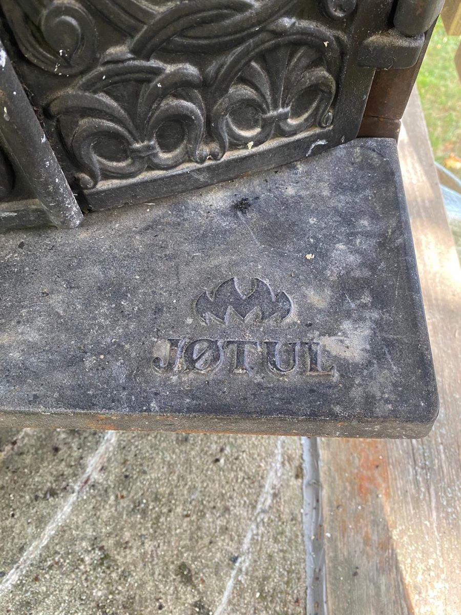 Camini: Insert de cheminée Jotul  – Usato da Carouge GE venduto da charmettes 2