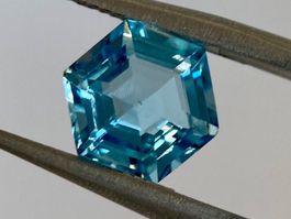 Beautiful sky-blue Aquamarin hexagon 8 mm eye-clean