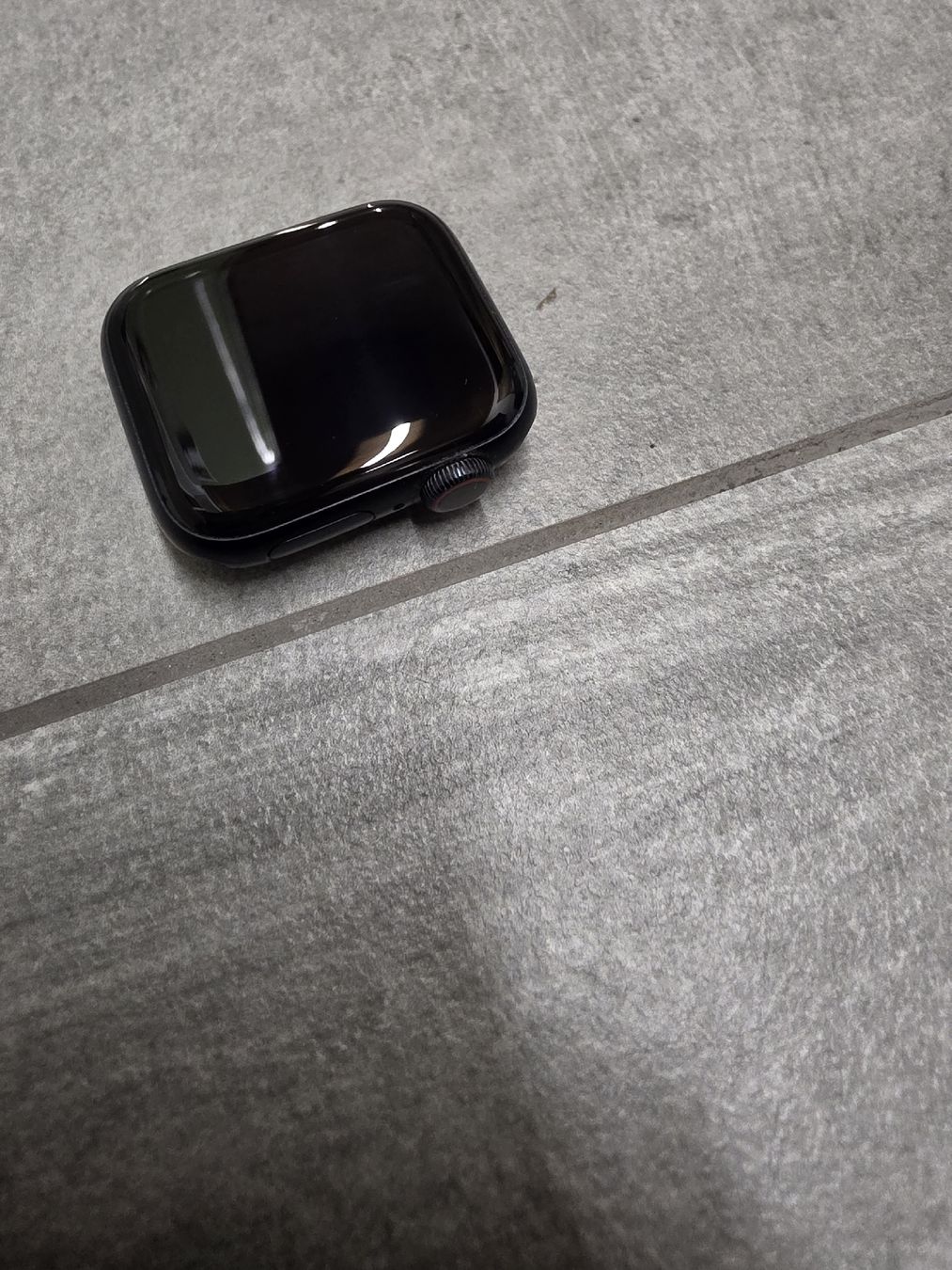 Apple Smartwatch: Apple Watch SE 2022 / 2023 LTE – Usato da Kleinandelfingen venduto da Dani881 3