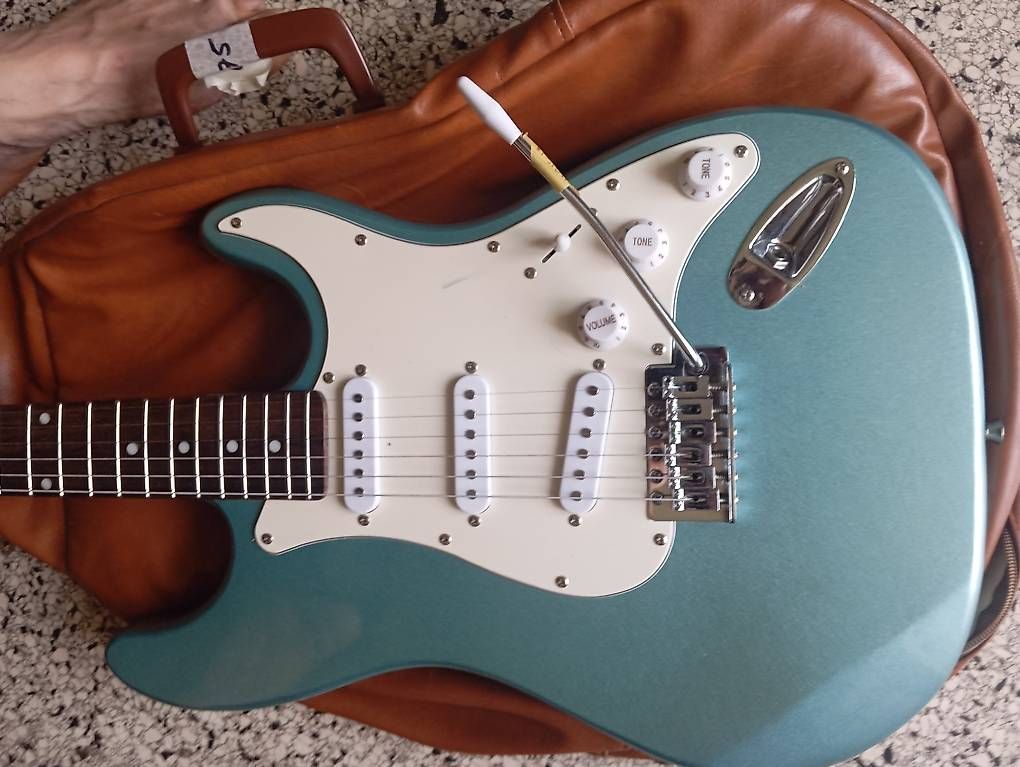 Instruments de musique: Stratocaster E-Gitarre von Vision – D'occasion à Basel par Petergunn 3