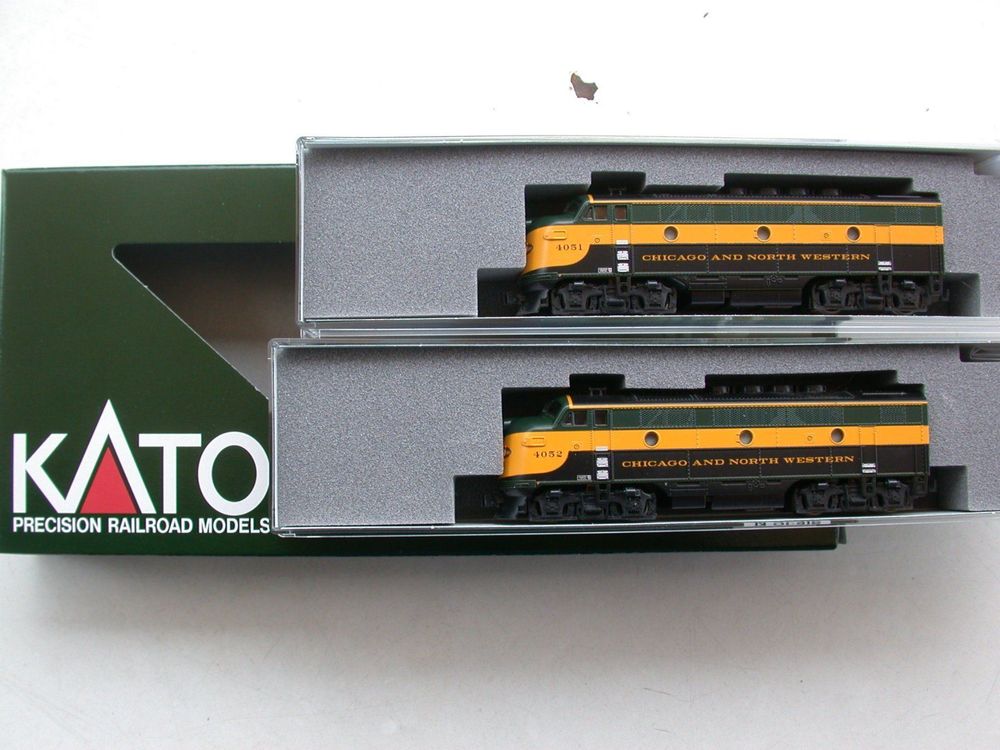 Kato 176-052 N Scale Southern F3-A Phase I Diesel Locomotive #4128 LN