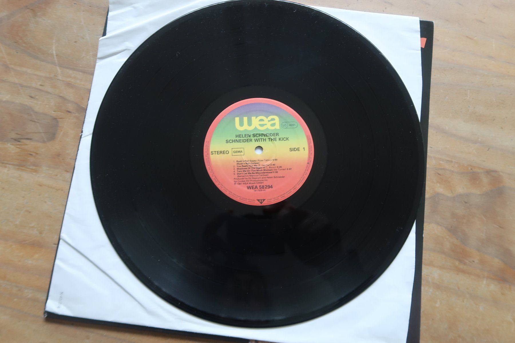 Dischi in vinile: HELEN SCHNEIDER - WITH THE KICK - VINYL LP – Usato da Basel venduto da Patiscat 3