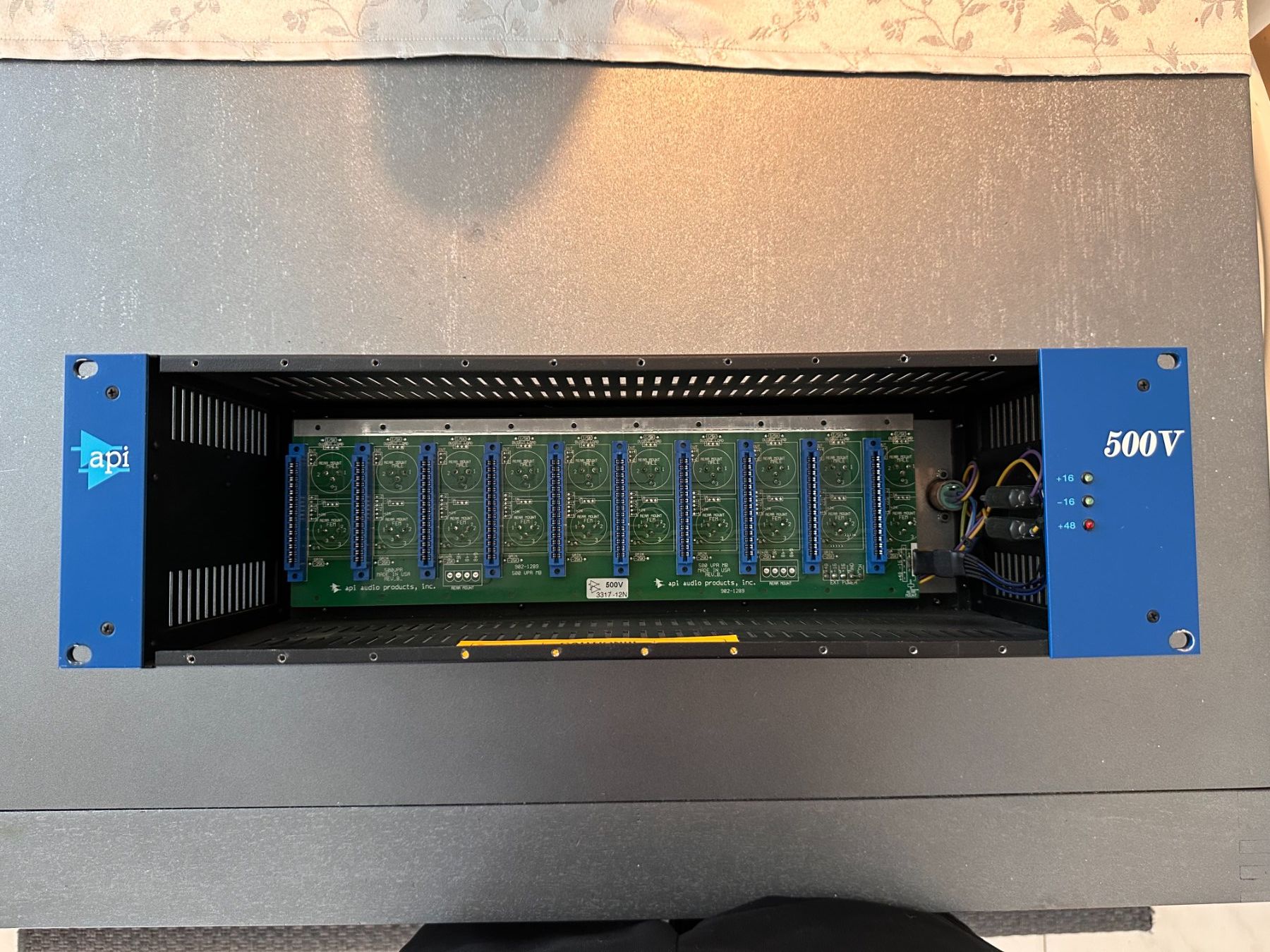 Strumenti musicali: API 550V 10 slot lunchbox + L200 Power Supply – Usato da Ponte Capriasca venduto da Neeeeeeeeno 1