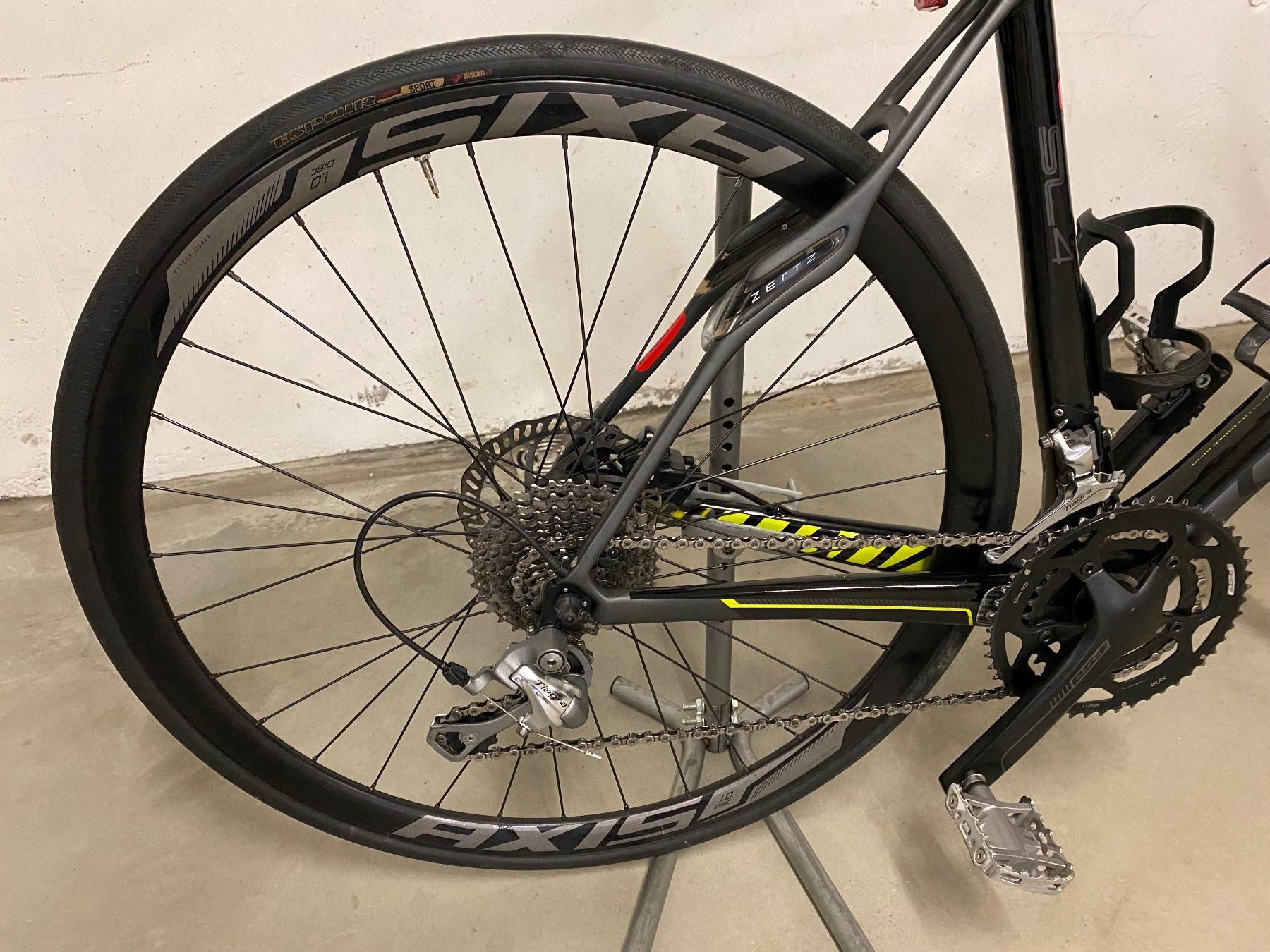 Specialized Velos: Specialized - Sirrus Carbon “S” - ParisRoubaix suspension – Gebraucht aus Männedorf von  4