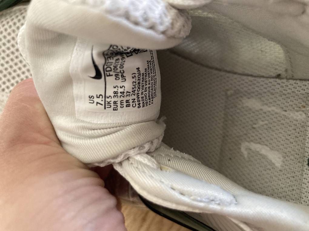 Nike Herrenschuhe: Nike V2K Run – Gebraucht aus Zollikofen von Rachji 4