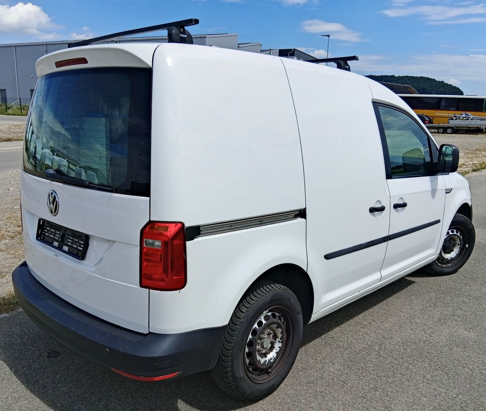 VW Veicoli commerciali: VW Caddy 4  1.2  Sortimo-Gestell / Scheckheftgepflegt – Usato da Rafz venduto da Ewaldino 4