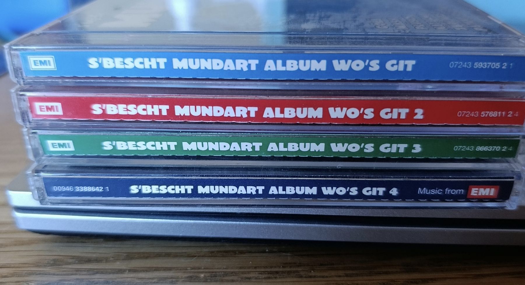 CDs: 4 Mundart CD – Gebraucht aus Hinwil von djp_r28f
